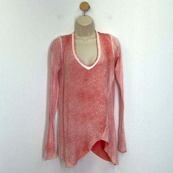 Free People - Long Beach Asymmetrical H Coral Mineral Wash Long Sleeve T Size XS - Picture 1 of 10